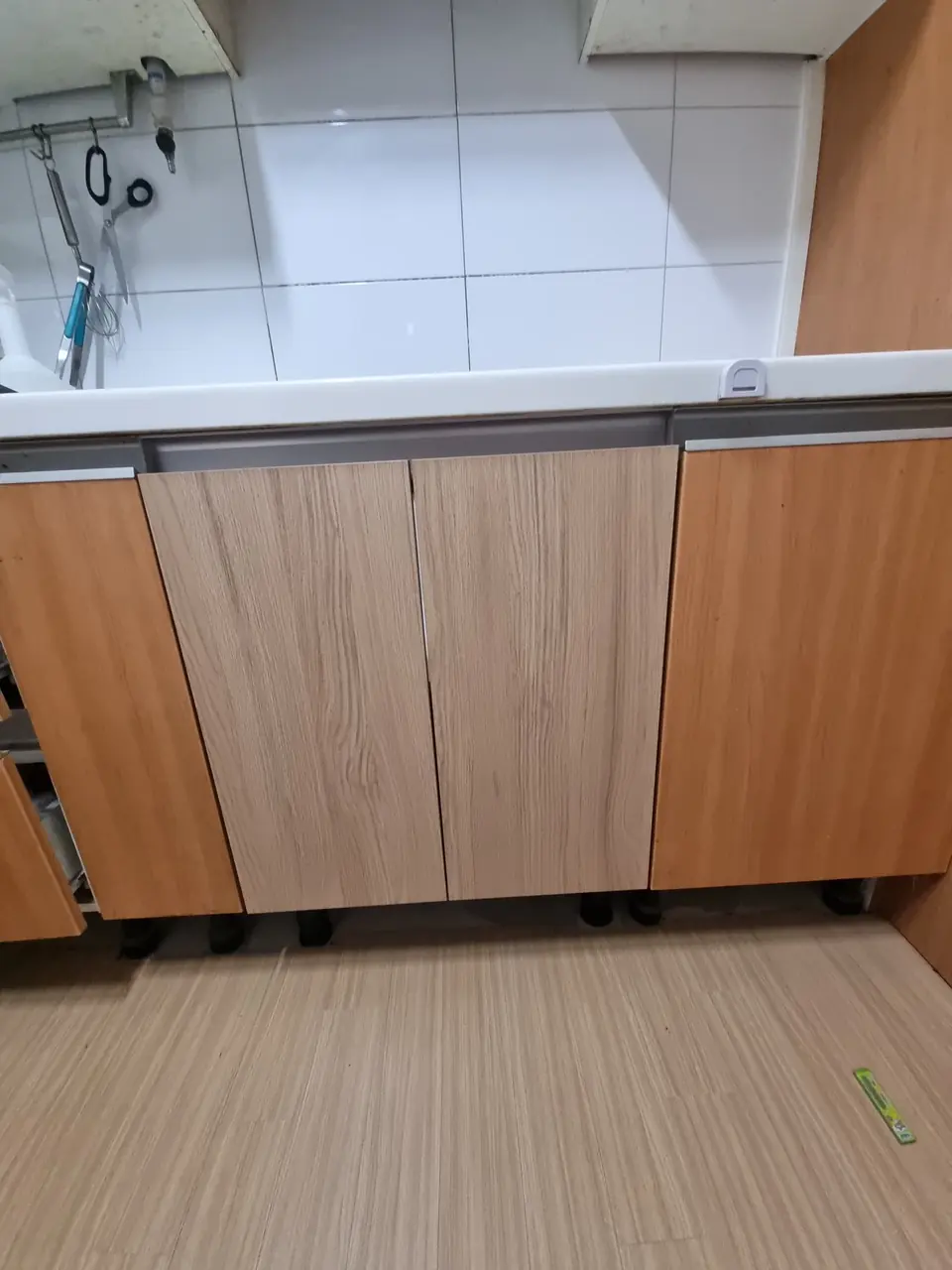 다용도실수납장제작 관련 싱크대하부장제작 주방 하부장 도어 시공